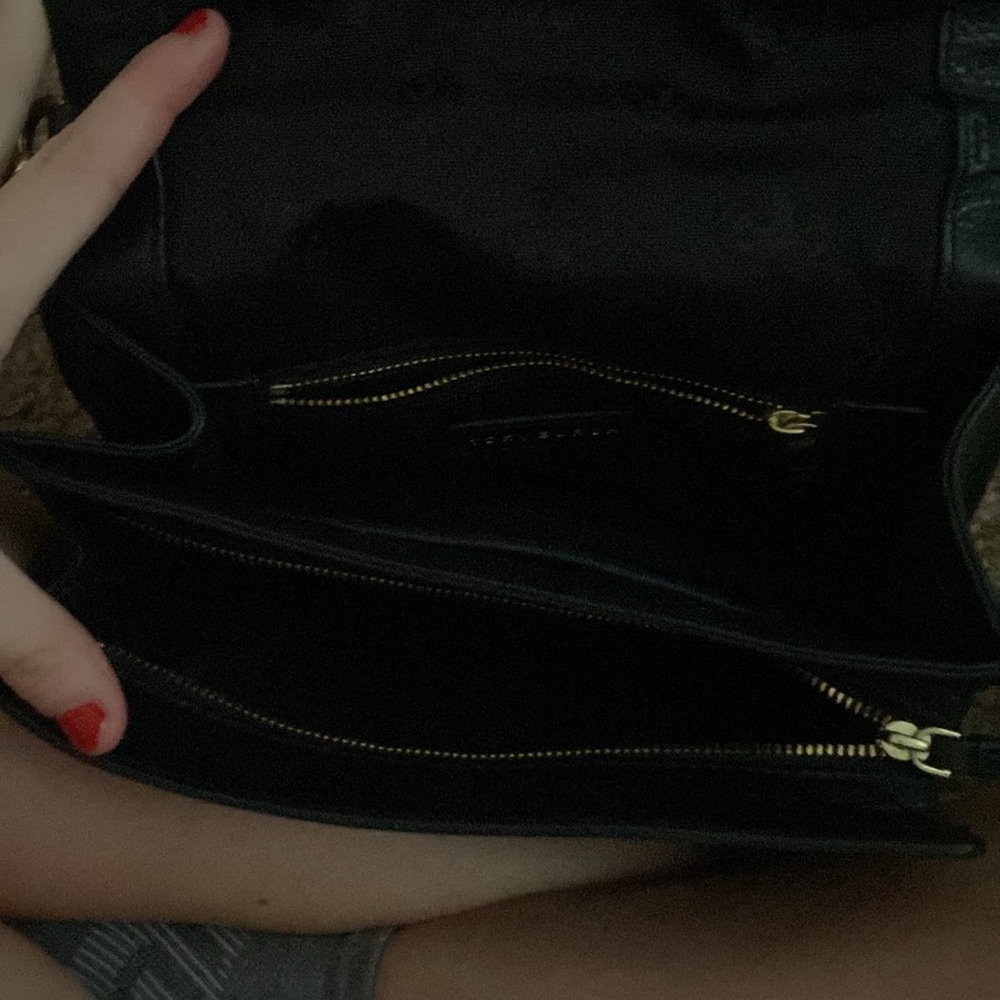 Black Tory Burch crossbody purse - Picture 5 of 8